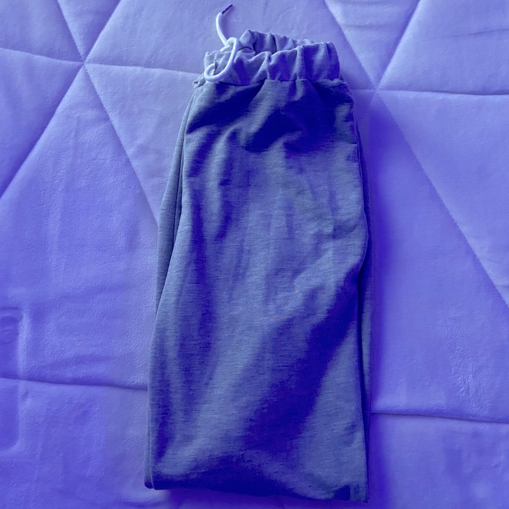 ROLLED SWEATPANTS